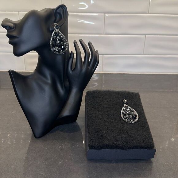 Black Stone Earrings  - Picture 1 of 5